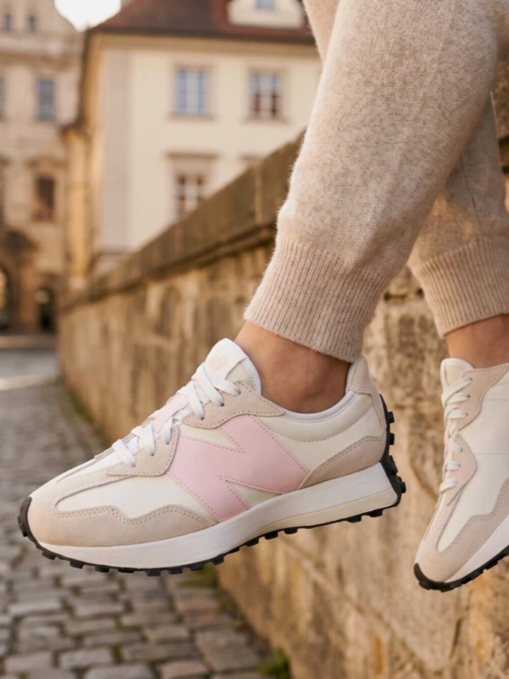 New Balance 327 '2026' Womens Sneakers Shoes Moonbeam & Candy Pink size 9.5